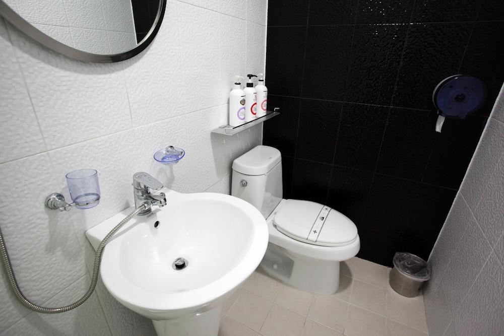 Ekonomy Hotel Myeongdong Central Seoel Buitenkant foto