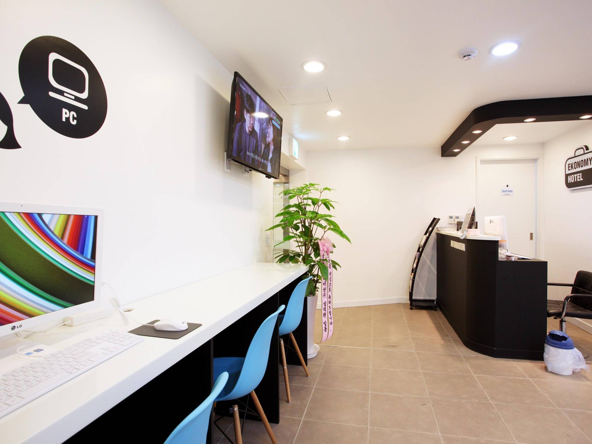 Ekonomy Hotel Myeongdong Central Seoel Buitenkant foto