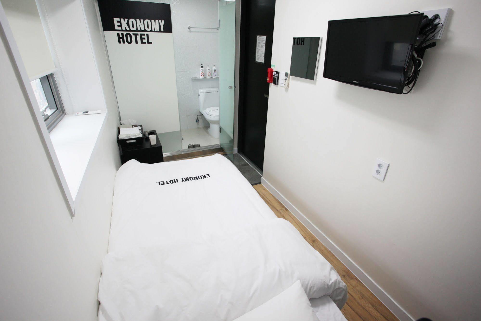 Ekonomy Hotel Myeongdong Central Seoel Buitenkant foto