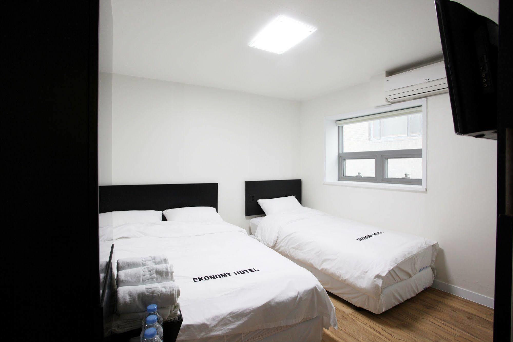Ekonomy Hotel Myeongdong Central Seoel Buitenkant foto