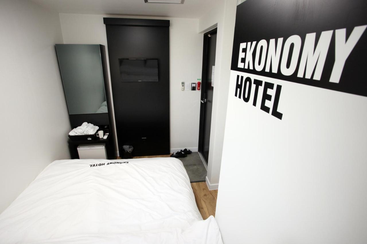 Ekonomy Hotel Myeongdong Central Seoel Buitenkant foto