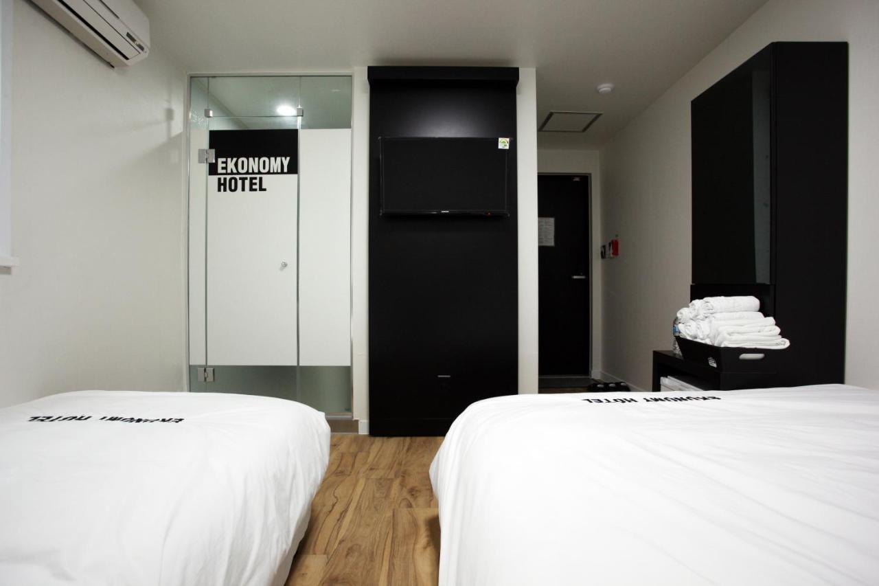 Ekonomy Hotel Myeongdong Central Seoel Buitenkant foto