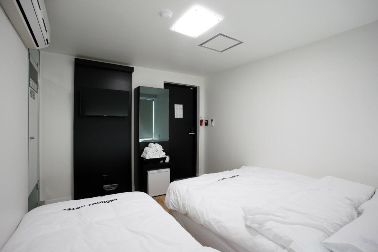 Ekonomy Hotel Myeongdong Central Seoel Buitenkant foto